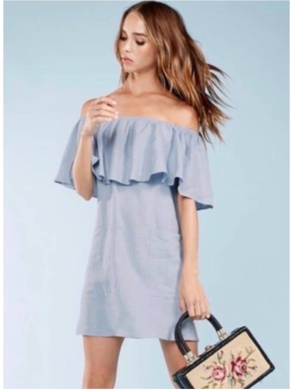 Reformation Tennessee Off-The-Shoulder Linen Mini
Dress Size
